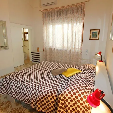 Gæstehus Casa Lucrezio Torre Suda